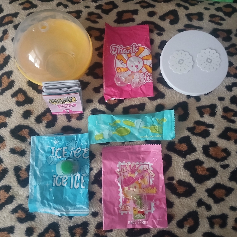 NIB Miniverse Food Create Your Own Lime Jello Cups Everything included DIY